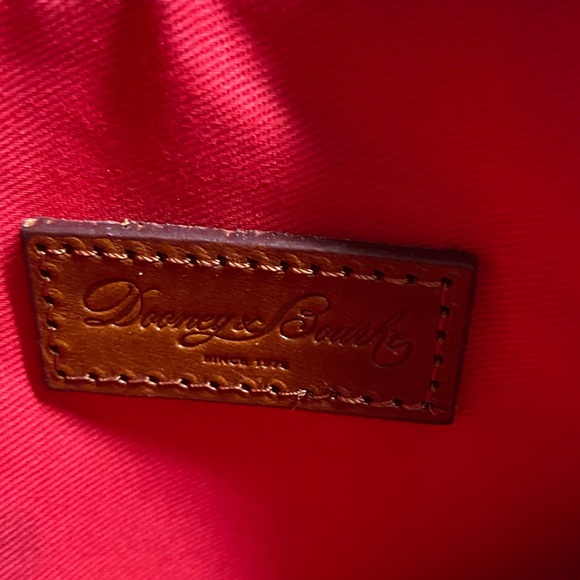 Dooney & Bourke University of Georgia Red  Black Logo Wristlet 8 x 4.5 - Picture 9 of 9